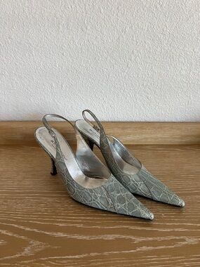 Dolce & Gabbana Slingback Pumps in Dusty Blue